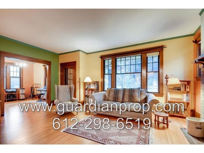 Foto del edificio - Craftsman Bungalow on Summit Avenue Availa...