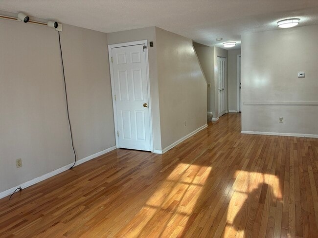 Building Photo - 30 Pine Valley Dr