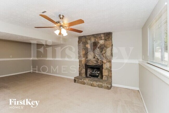 Building Photo - 330 Hembree Forest Cir