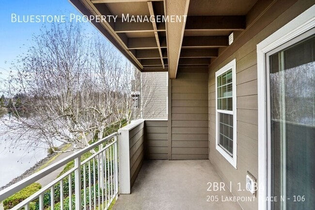 Foto del edificio - 205 Lakepoint Pl N