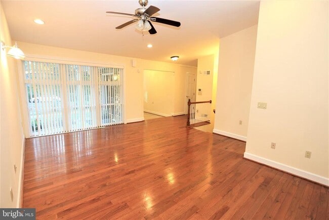 Foto del edificio - 9705 Fernwood Rd