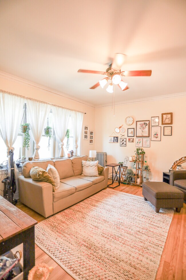 Foto del edificio - 4647 N Manor Ave