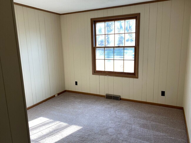 Building Photo - Two Bedroom Single Family Home in Aberdeen...