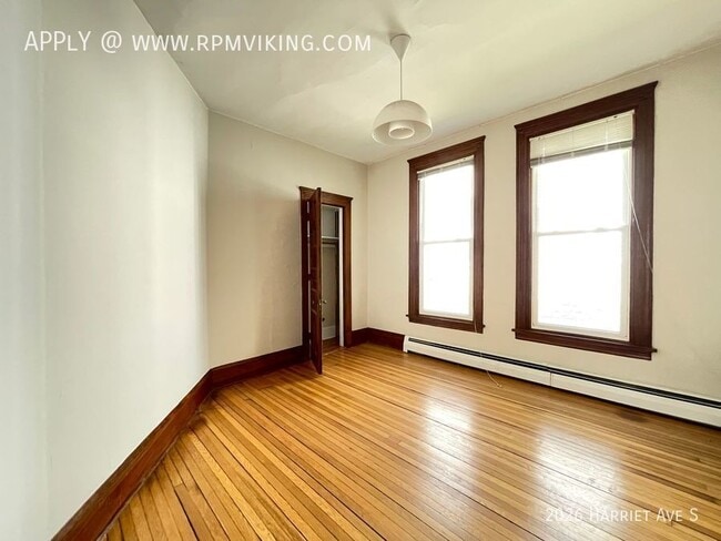 Building Photo - 2 Br 1 Ba Ground Level Duplex Unit with 2 ...
