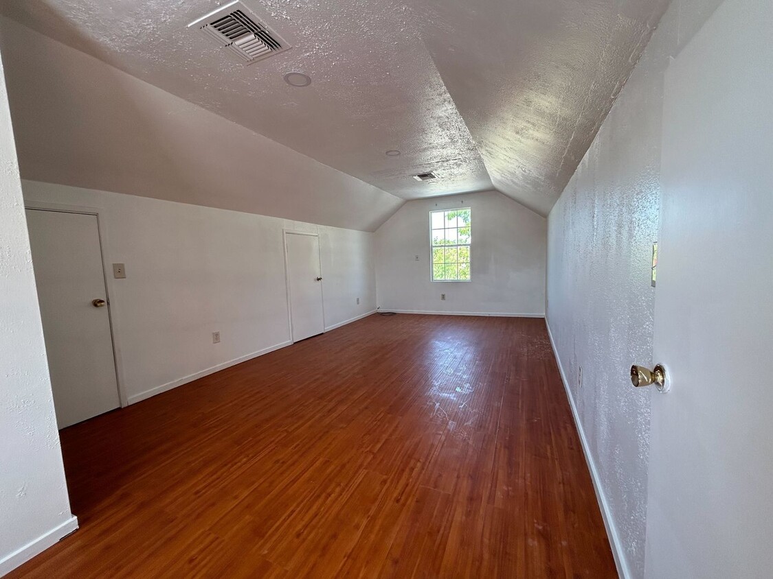 Building Photo - 8711 E Stockton Blvd