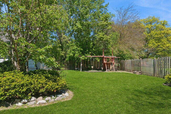 Building Photo - 1663 Longvalley Dr
