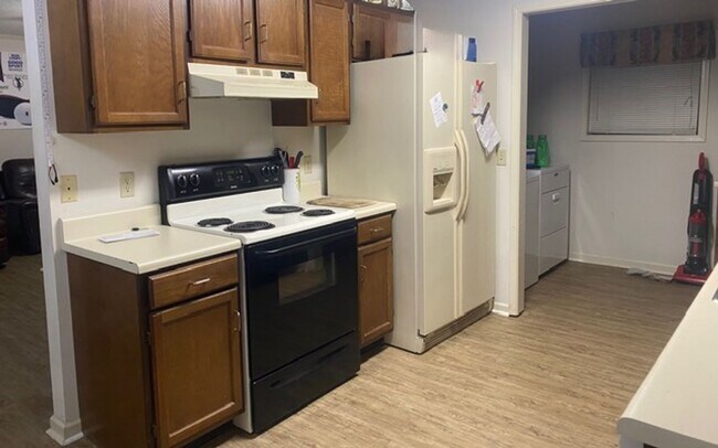 Foto del edificio - 110 Botts Ave