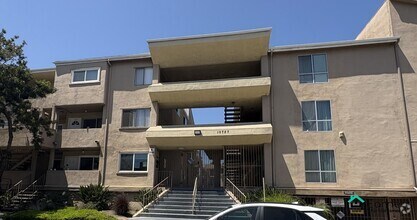 Building Photo - 10757 Hortense St