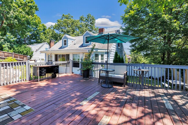 Building Photo - 436 Hope St