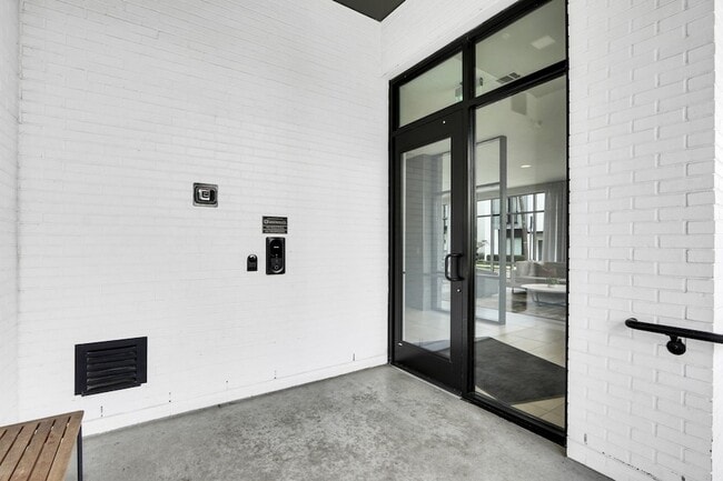 Building Photo - 1125 10th Ave N