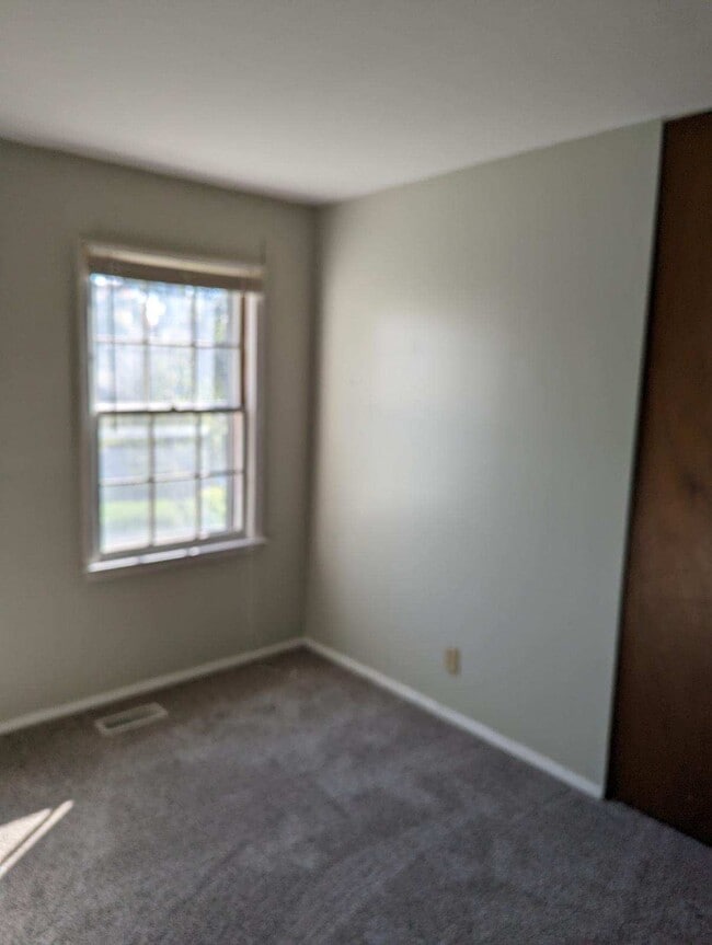 Building Photo - 5421 N Stony Run Ln