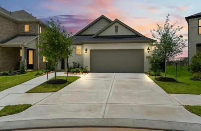 Building Photo - 724 Lake Lacosta Dr
