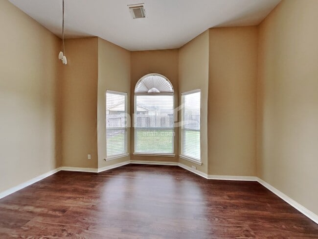 Foto del edificio - 14302 Baron Creek Ln