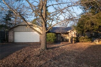 Building Photo - 2425 N Primrose Ln