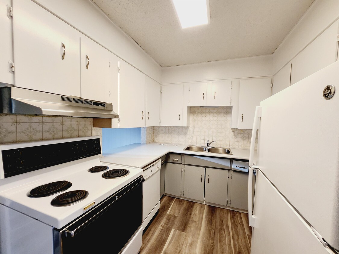Primary Photo - 10230-10150 150 St NW
