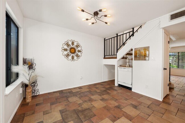 Building Photo - 9504 Quail Village Ln