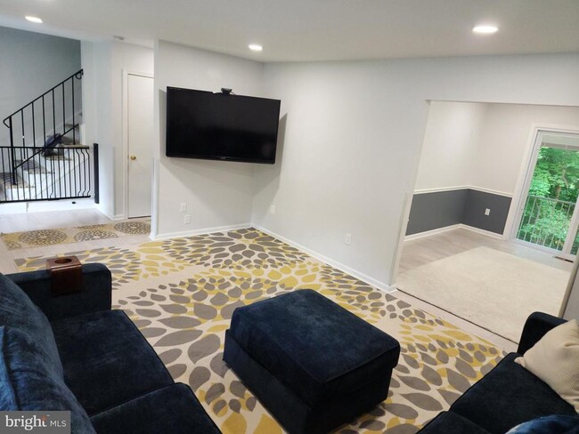 Building Photo - 3693 Brookeside Dr