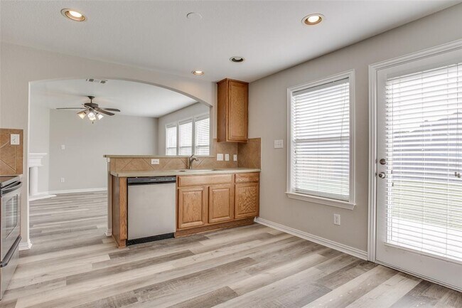 Building Photo - 2925 Inks Lake Dr