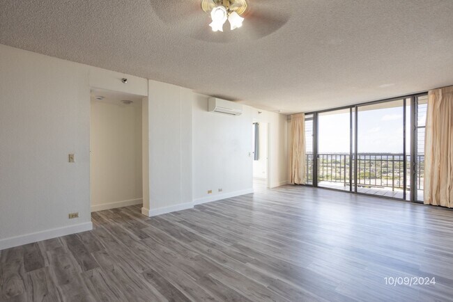 Foto del edificio - $2,700 / 2br - 2 BED 2 BATH CONDO