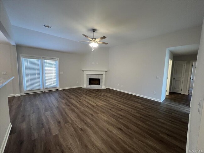 Foto del edificio - 211 Dawsons Ml Wy