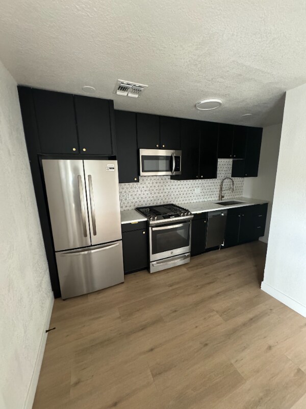 Primary Photo - 1155 E Diamond St