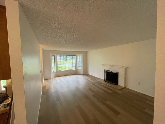Building Photo - Bethel Valley Condominiums