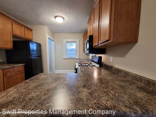 Foto del edificio - 2 br, 1 bath House - 3021 East 9th Street