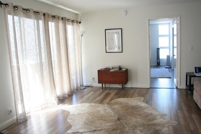 living room - 2121 Beloit Ave