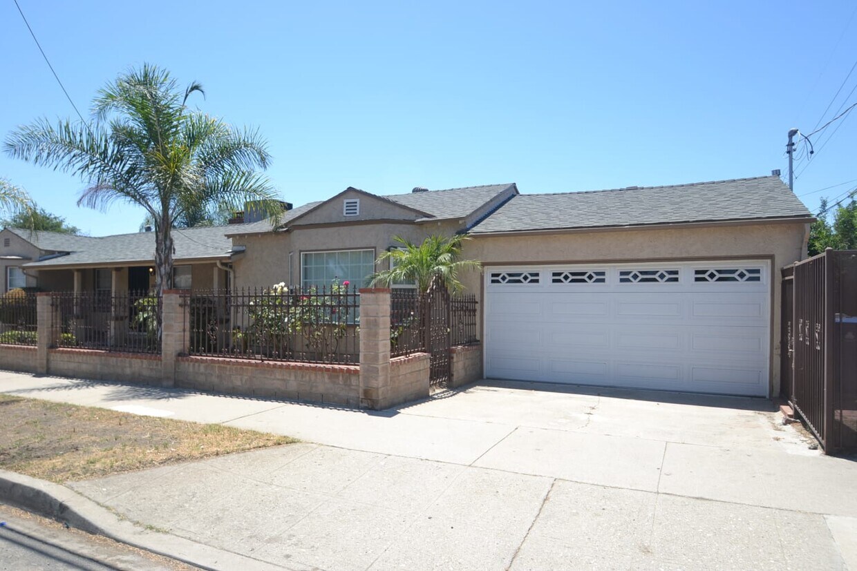 Primary Photo - 12600 Kittridge St
