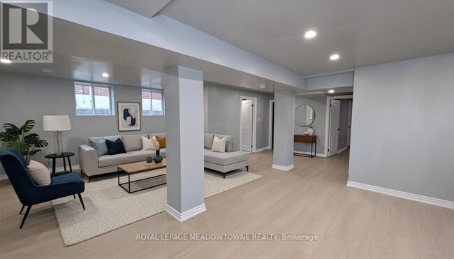 Building Photo - 104 Lynedock Crescent