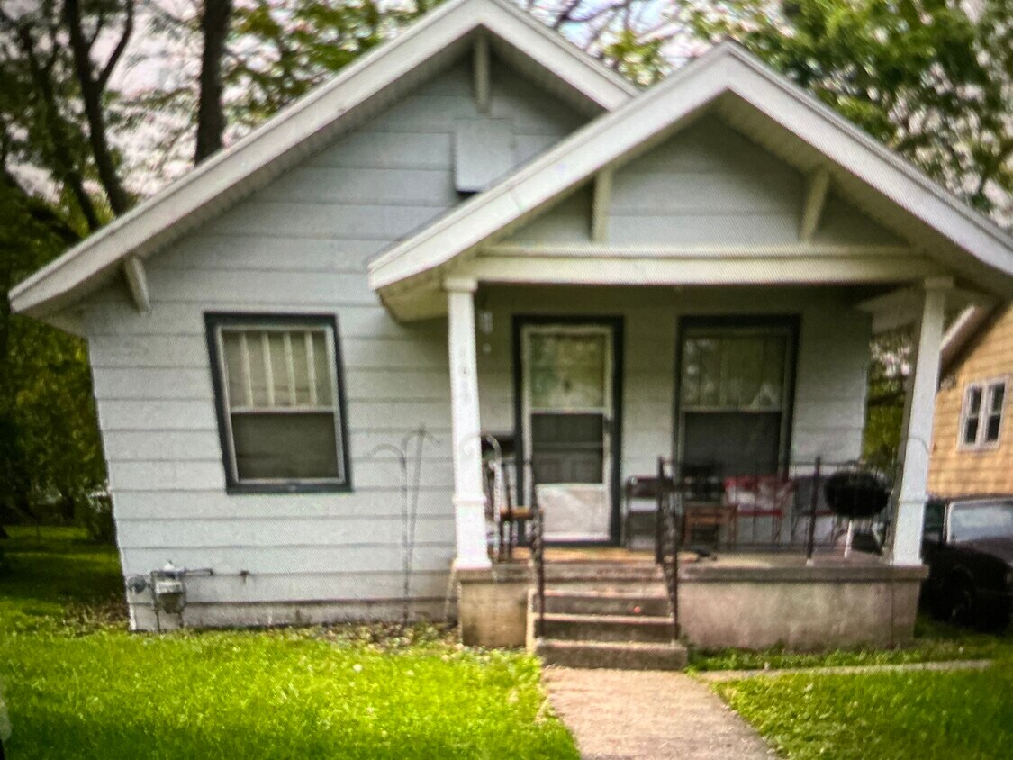 Foto principal - 1613 E Johns Ave