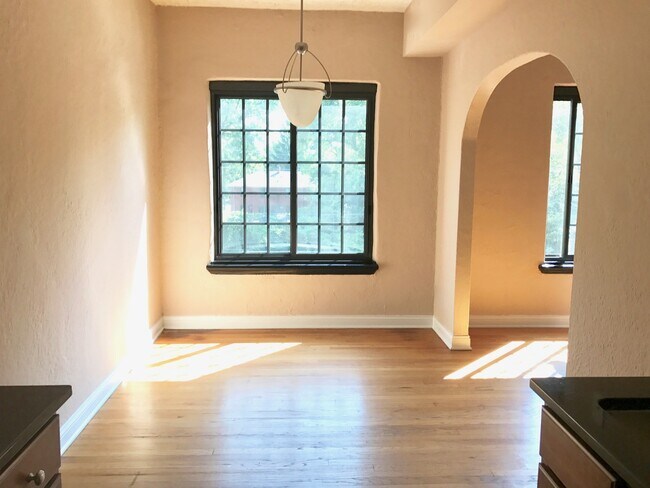 Foto del edificio - 5347 N College Ave