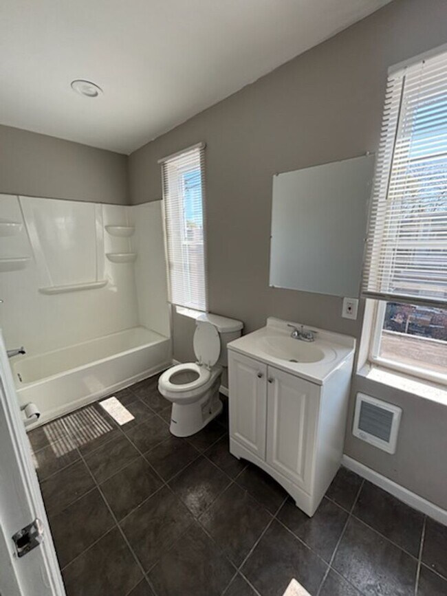 Foto del edificio - Spacious 2BR / 2BA Single-Family Home Near Fishtown – Available Now!