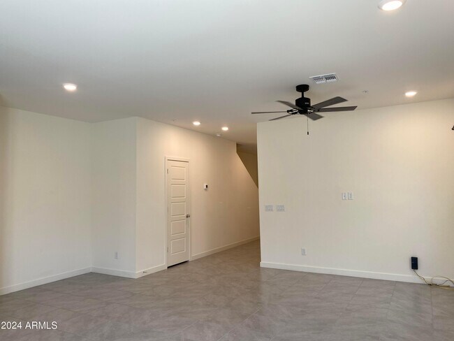 Foto del edificio - 8335 N 22nd Dr