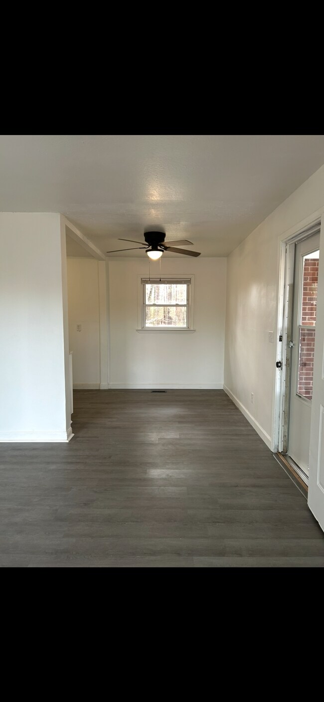 Foto del edificio - 1723 Bloomfield Rd