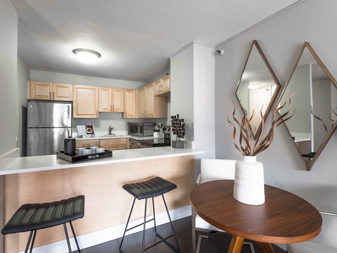 Foto principal - 767 S State St