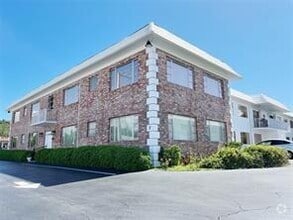 Building Photo - 310 S Cypress Rd
