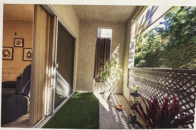 Living room balcony - 300 N El Molino Ave