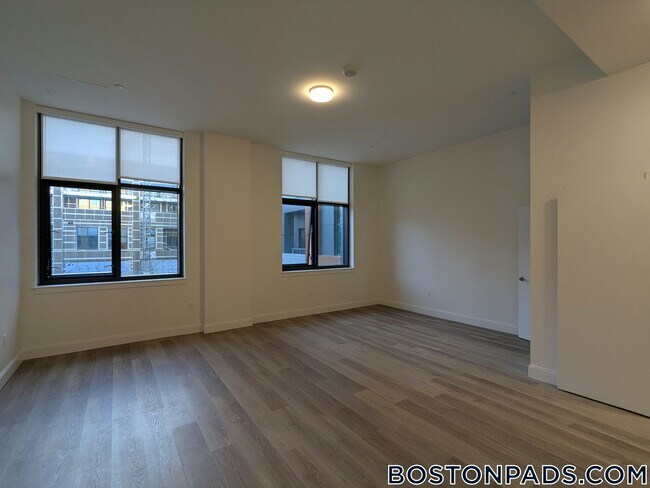 Building Photo - 1079 Commonwealth Ave