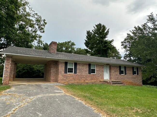 Building Photo - 30 Timber Ridge Rd