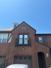 Building Photo - 216 Bixby Private Ln