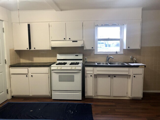 Building Photo - 788 Excelsior Ave