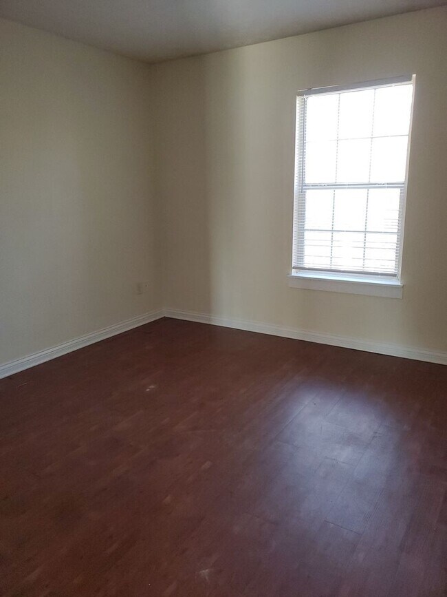 Foto del edificio - 197&amp;199 Scottie Drive