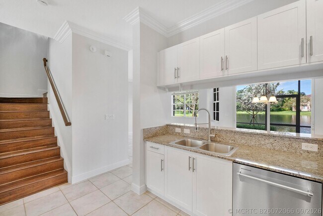 Foto del edificio - 3505 Lakeside Dr