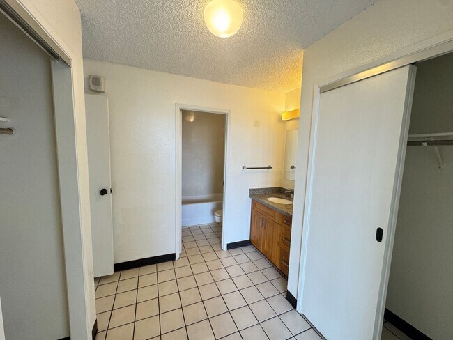 Foto del edificio - Kukui Plaza - Diamond Head Tower - 1 bedro...