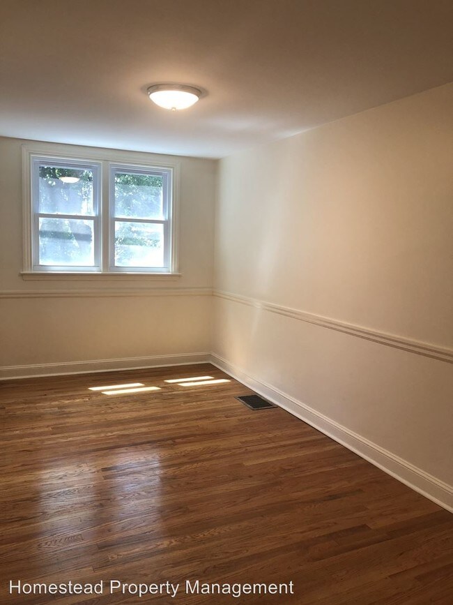 Building Photo - 3 br, 1 bath House - 2220 S Harwood Ave
