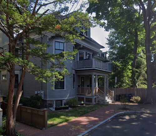 Building Photo - 8A Forest St