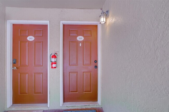 Foto del edificio - 12293 Sailwinds Dr