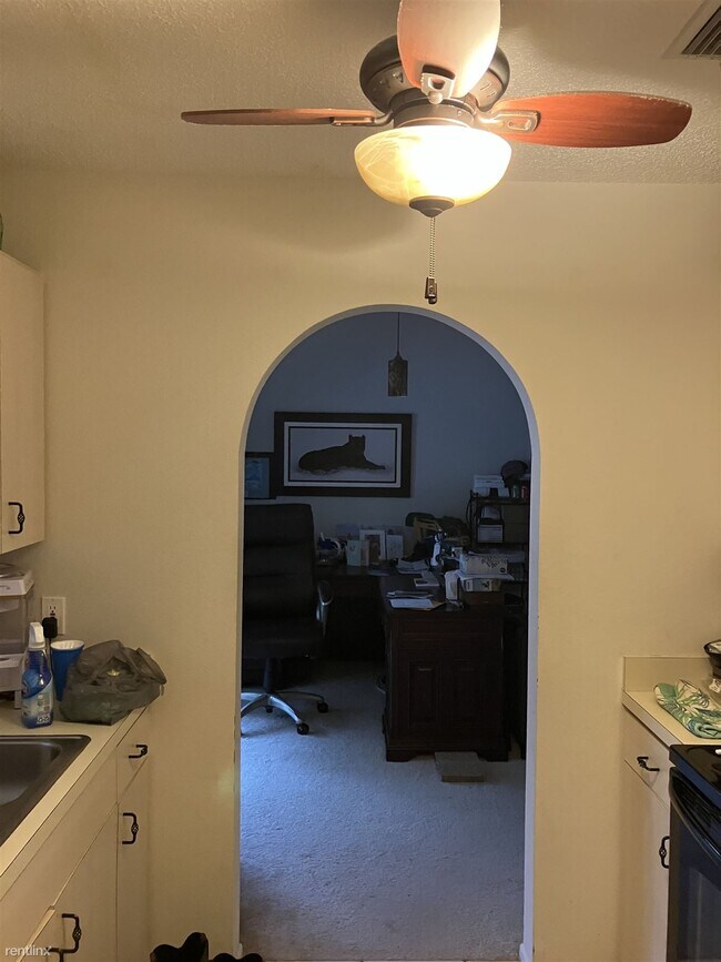 Foto del edificio - 3 br, 2 bath House - 5667 Burdette Terrace