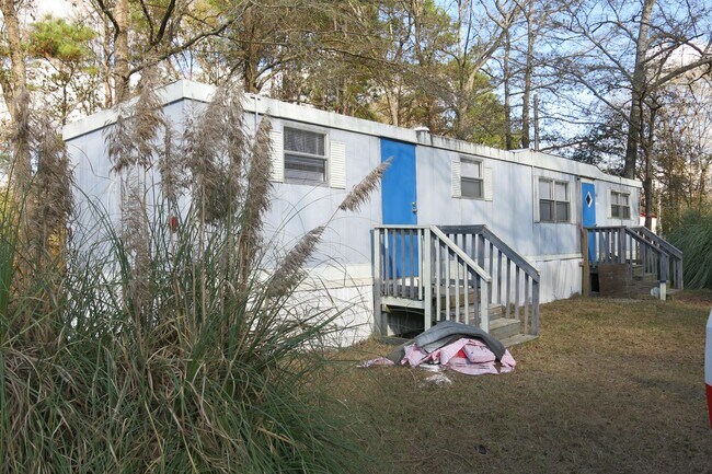 Building Photo - 613 4th St